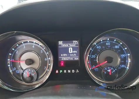 2013 Chrysler Town & Country Touring z USA, uszkodzony, nr VIN 2C4RC1BG7DR751641